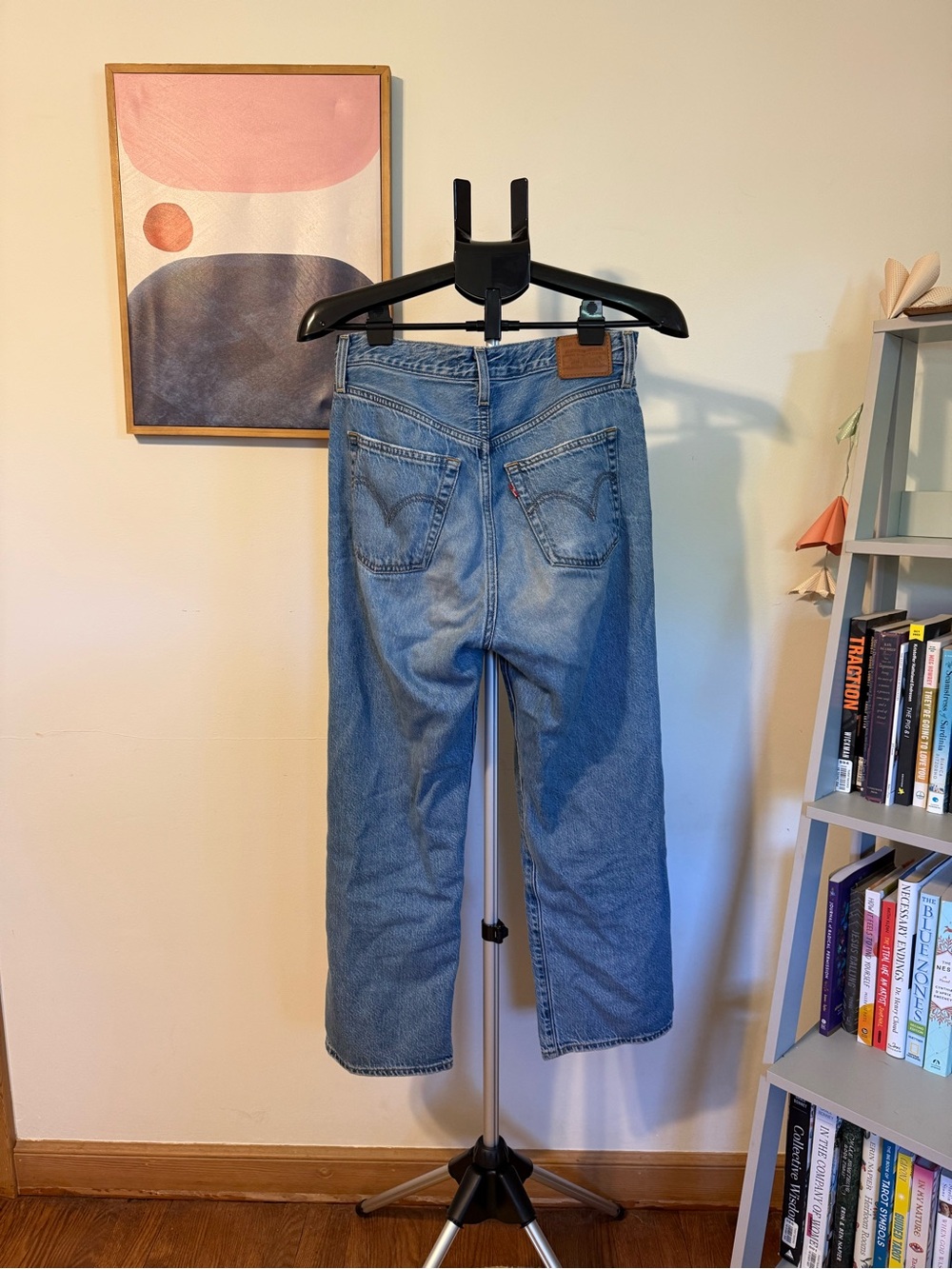 Levi’s Premium Ribcage Straight Leg Jeans - Picture 5 of 7